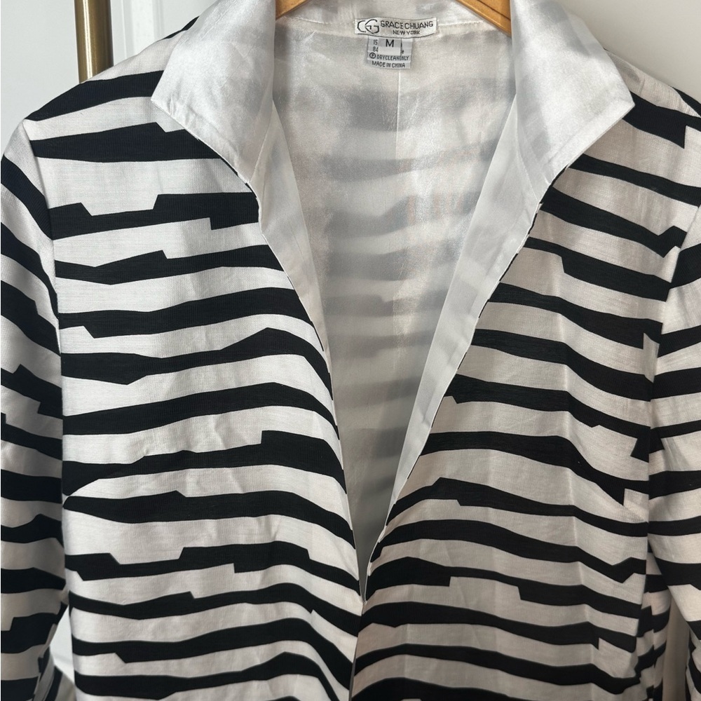 Chic Striped Black and White Women’s Jacket - Picture 3 of 9